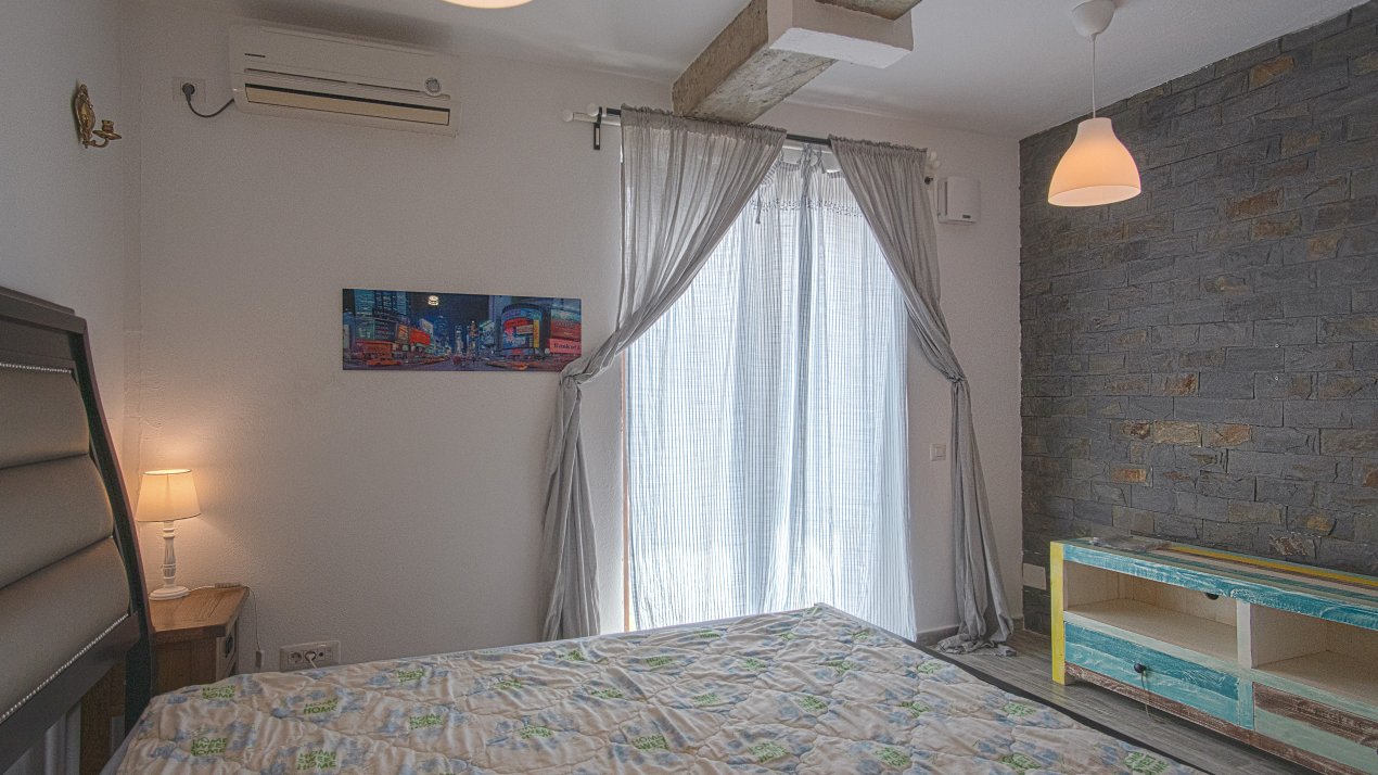 Alunisului - 2 camere - zona case-vile - fara comision !
