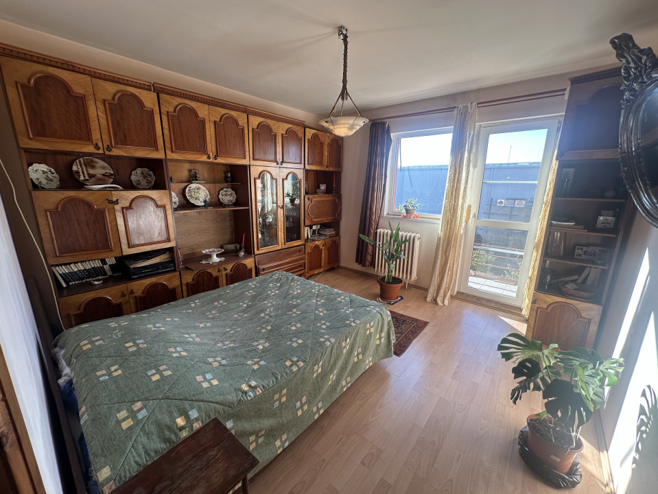 PANTELIMON APARTAMENT IN VILA 1E+M 230 MP TOTAL, CURTE 516 MP!