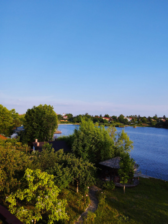 SUPER OCAZIE SE VINDE VILA DE LUX SI CASA DE OASPESTI IN BALOTESTI LA LAC