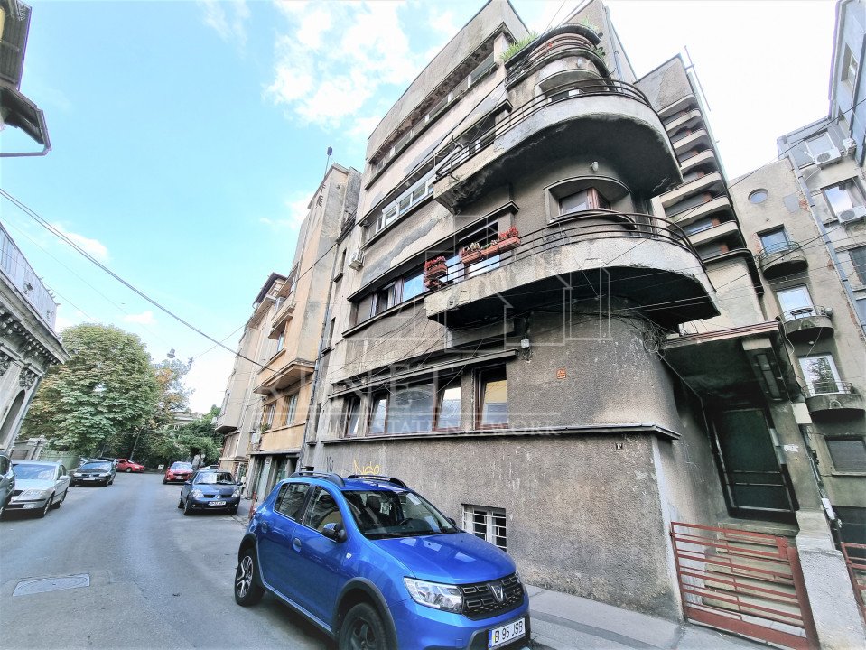 Apartament  3 camere central, imobil tipic interbelic, cu curte interioara