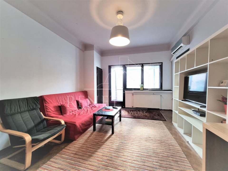 Apartament 3 camere, central, curte interioara