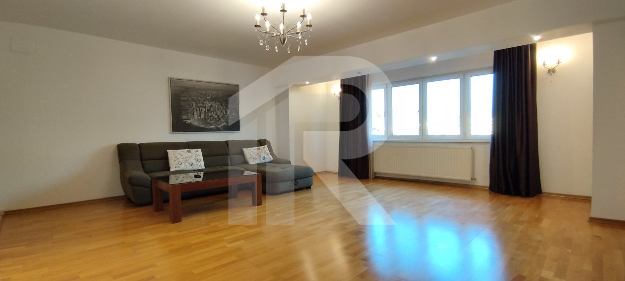 Apartament lux 3 camere+parcare Unirii-Alba Iulia