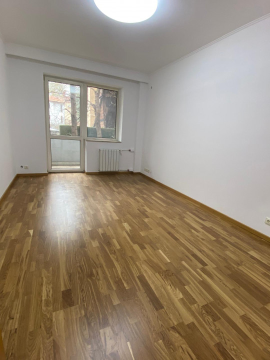 SE VINDE APARTAMENT DECOMANDAT 10 CAMERE LUX 456 MP UTILI IN ZONA AVIATORILOR