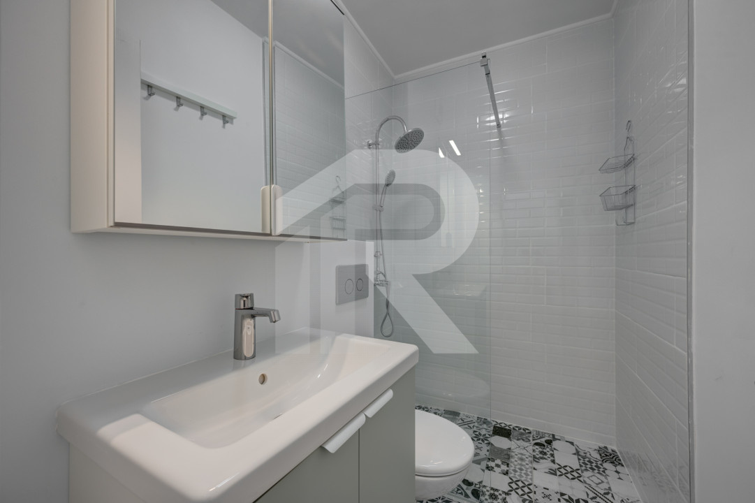 Garsoniera Turnu Măgurele etaj 6/9, mobilata-utilata, prima închiriere