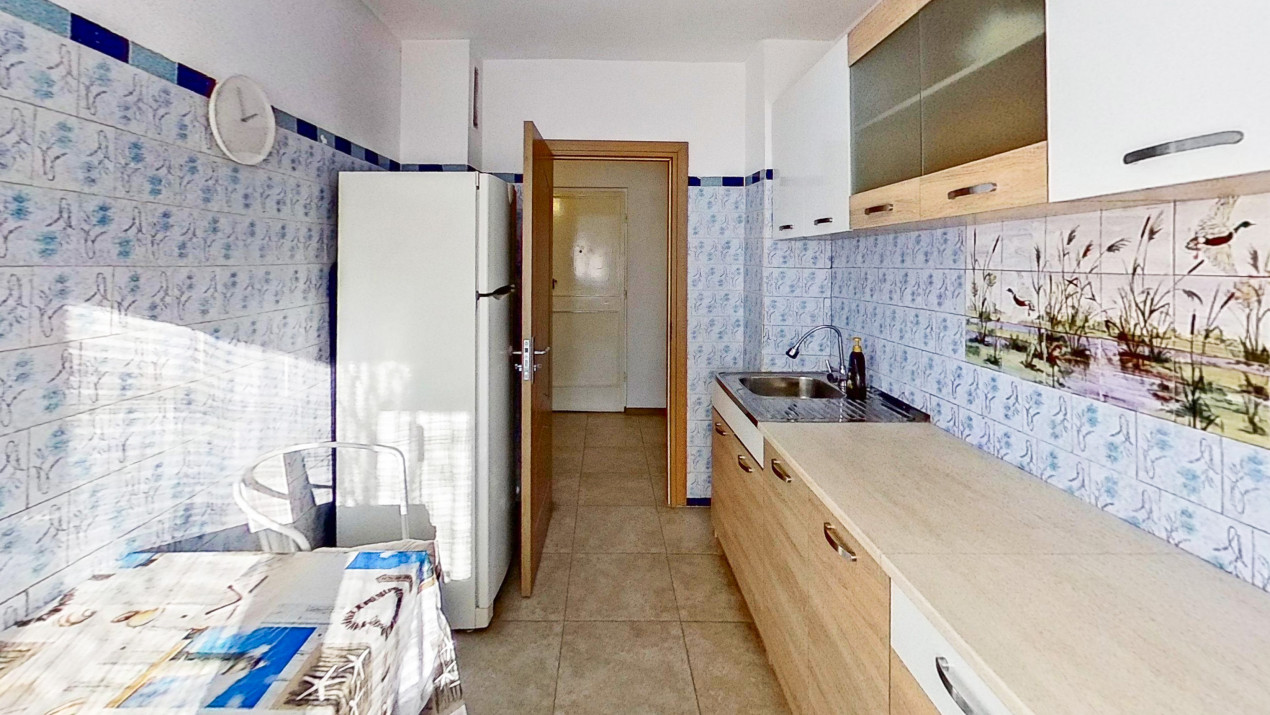 Apartament luminos, la doar 2 minute de metrou Dristor