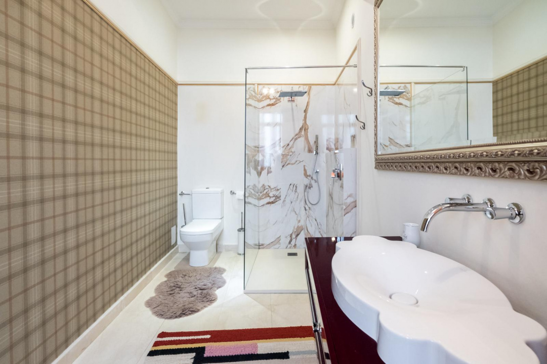 ARMENEASCA, APARTAMENT LUX-190 MP!