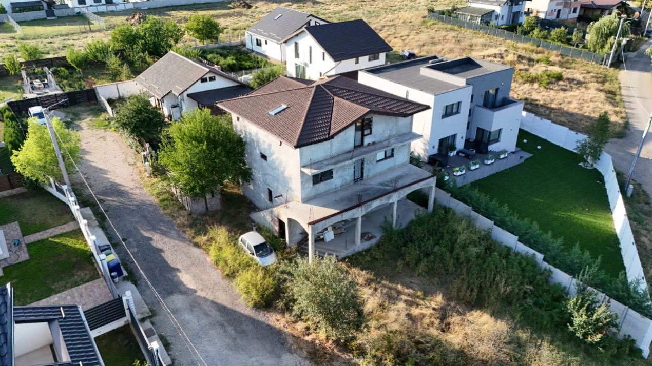 BERCENI-VIDRA CASA P+E+M 142 mp LOT 700 mp 