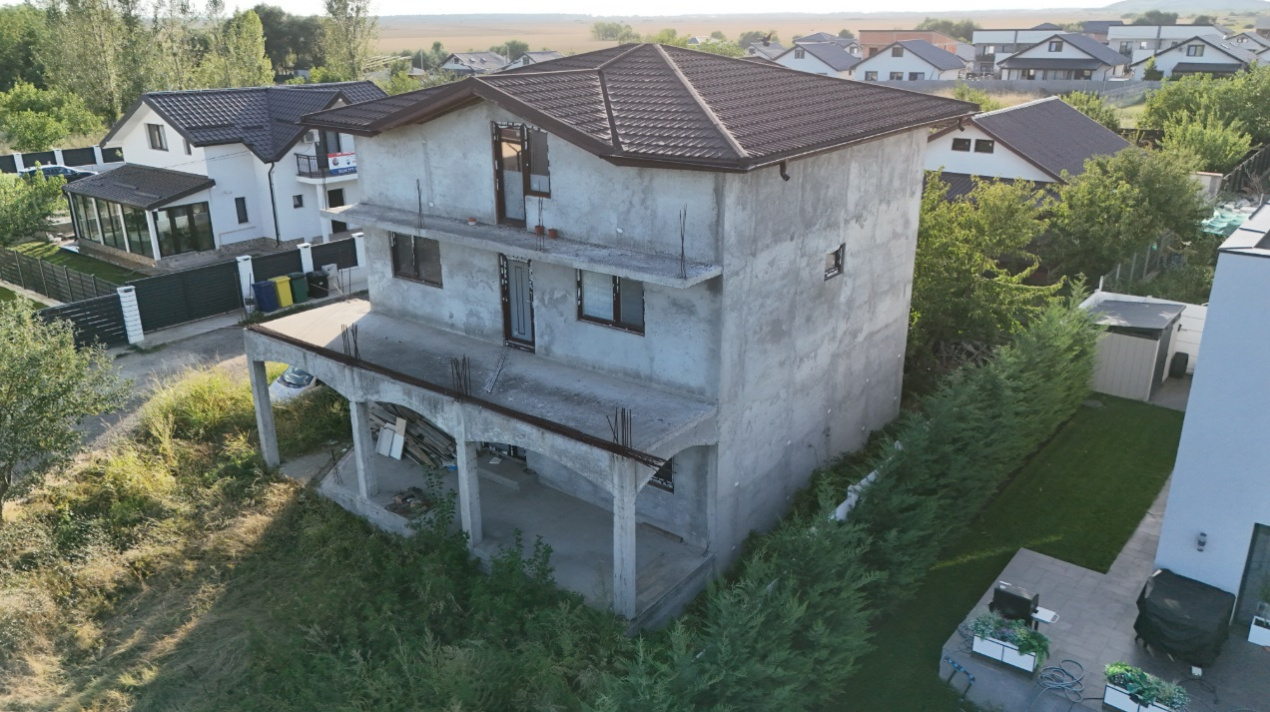 BERCENI-VIDRA CASA P+E+M 142 mp LOT 700 mp 