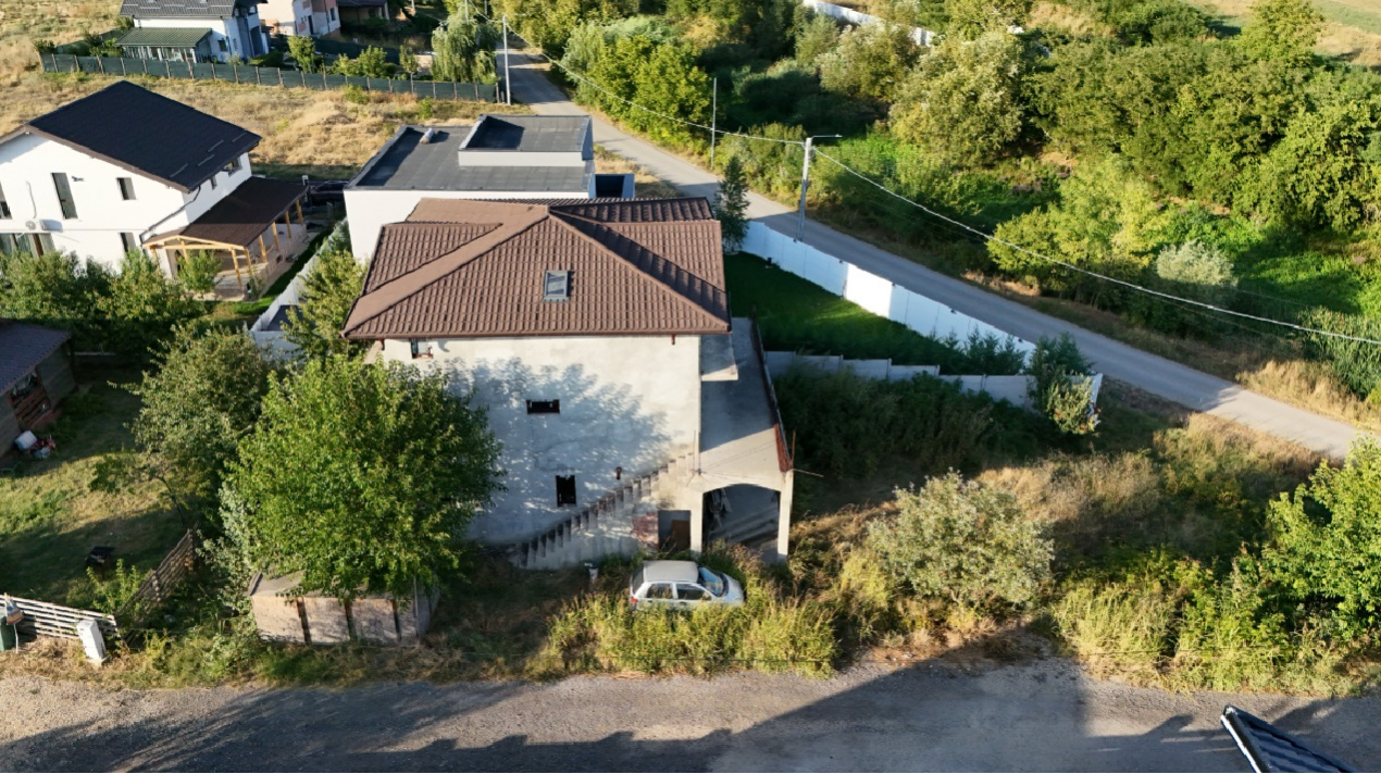 BERCENI-VIDRA CASA P+E+M 142 mp LOT 700 mp 