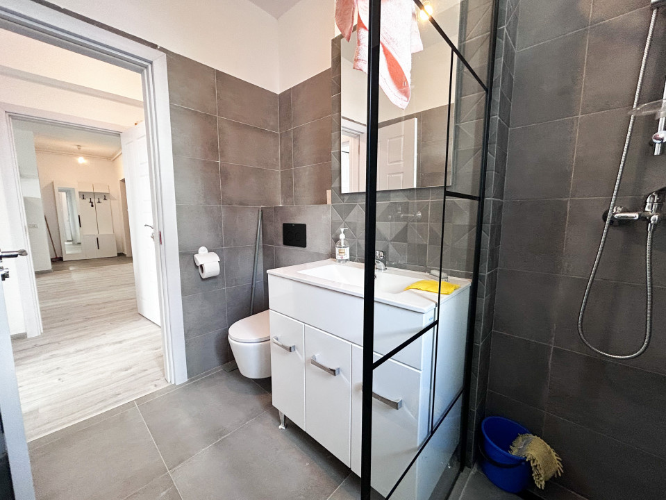 SUPERB: 50mp + curte privata 60mp, bloc 2023