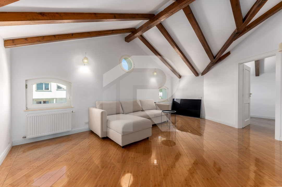 Vilă elegantă cu piscină și ieșire la Lac – Căciulați, Balotești