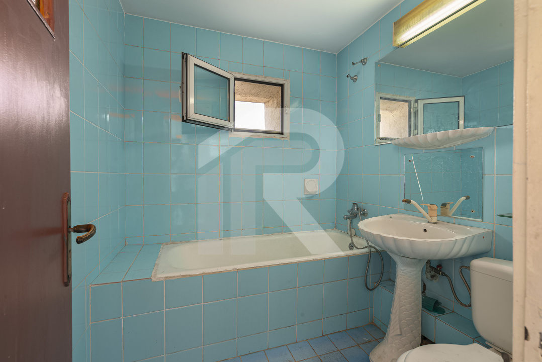 Turda - 4 camere, decomandat, '91 mp, 2 gr sanit, bloc 1983