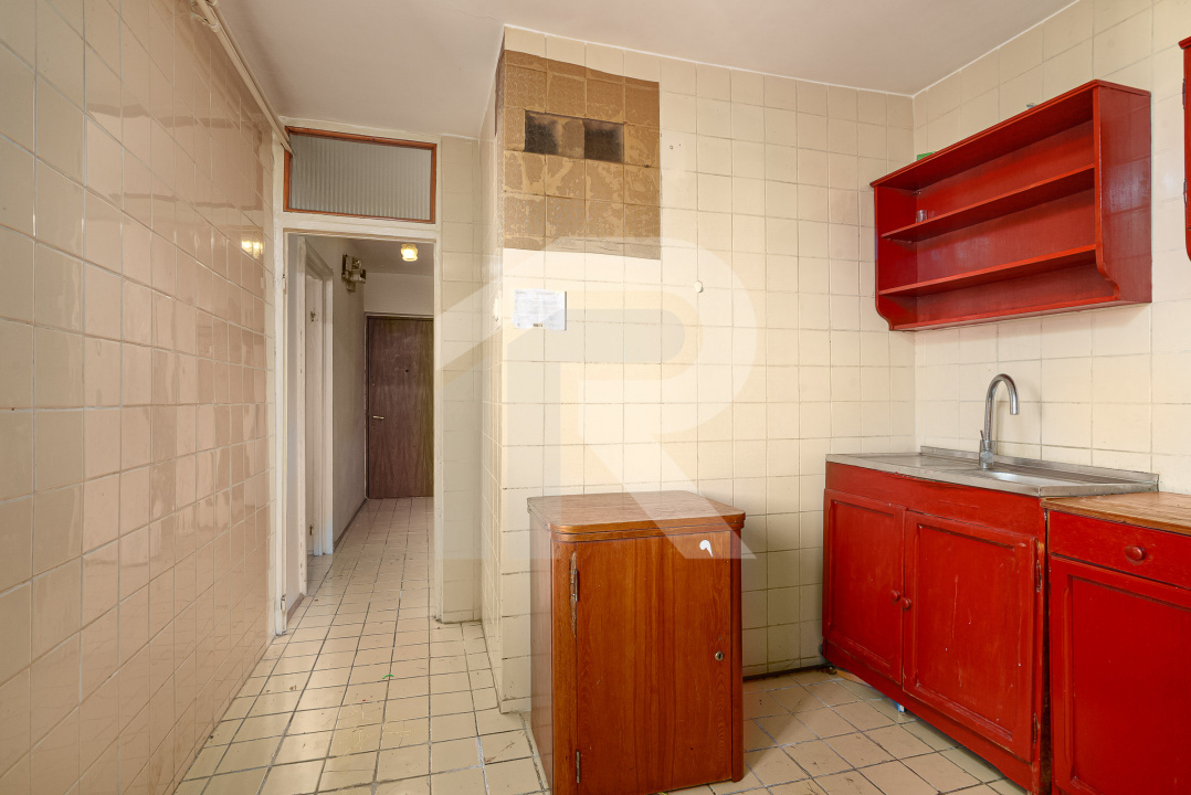 Turda - 4 camere, decomandat, '91 mp, 2 gr sanit, bloc 1983