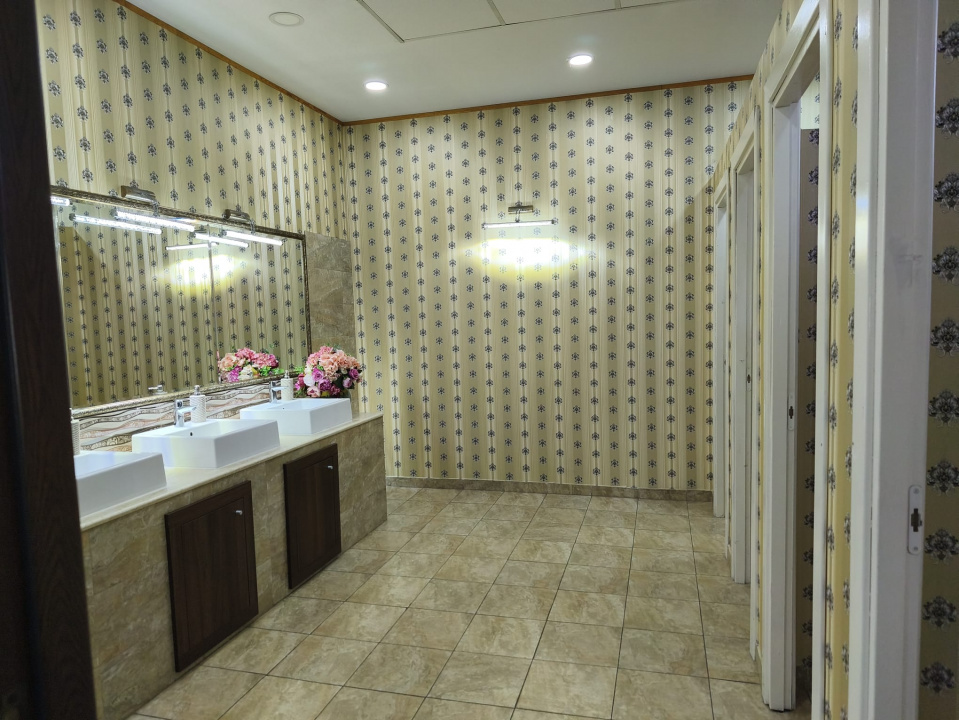 Spațiu Comercial tip Ballroom, 440 mp + 1000 mp parcare privata