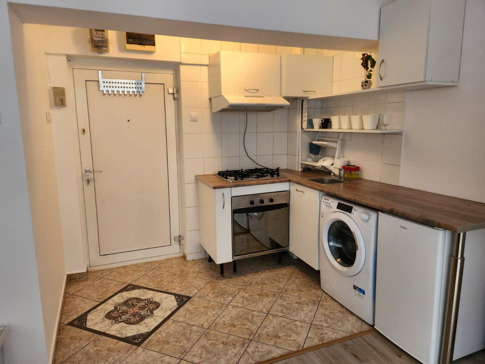 Garsonieră ultracentrală Ion Brezoianu, Cismigiu, Lipscani, Universitate 400 eur