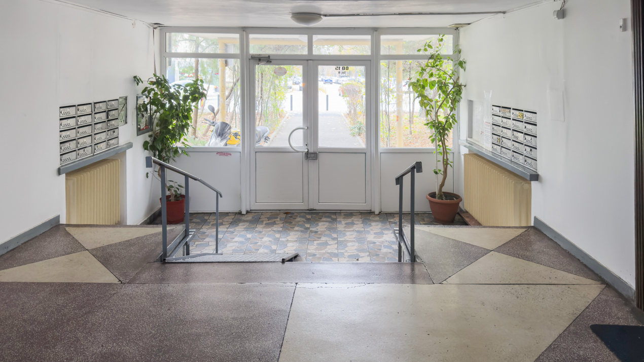 Apartament 3 camere renovat, 3 balcoane, Drumul Taberei 