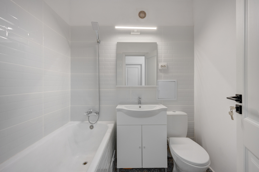 TITAN – OZANA, APARTAMENT 3 CAMERE 66 MP TOTAL, ETAJ 3 DIN 4, RENOVAT! 