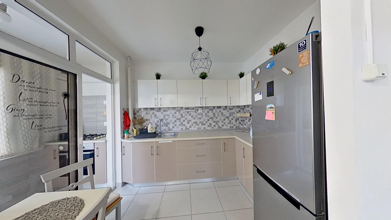 Apartament modern cu 2 camere în zona 1 Mai - Balcon generos și vedere deschisă