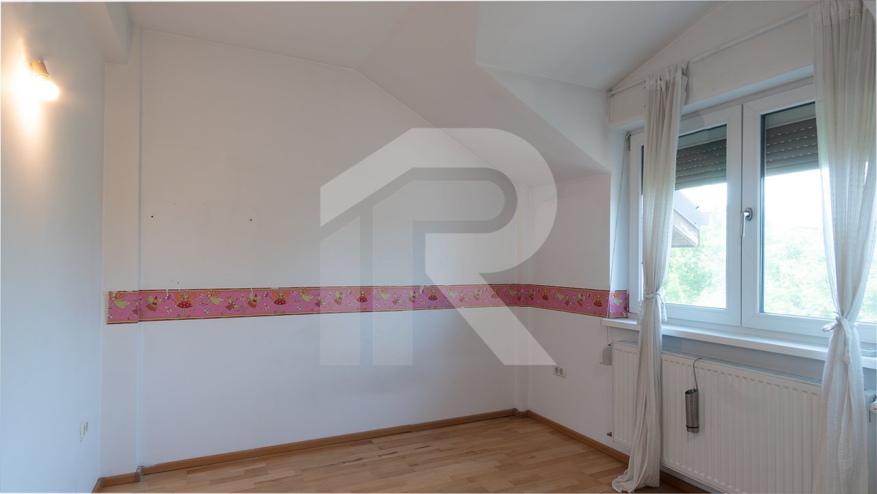 Casa cu o grădină minunată, pentru familia ta !