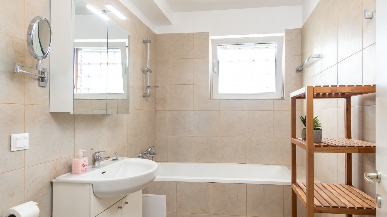 Duplex - 3 dormitoare- proaspat mobilat si decorat, la un pret excelent !!