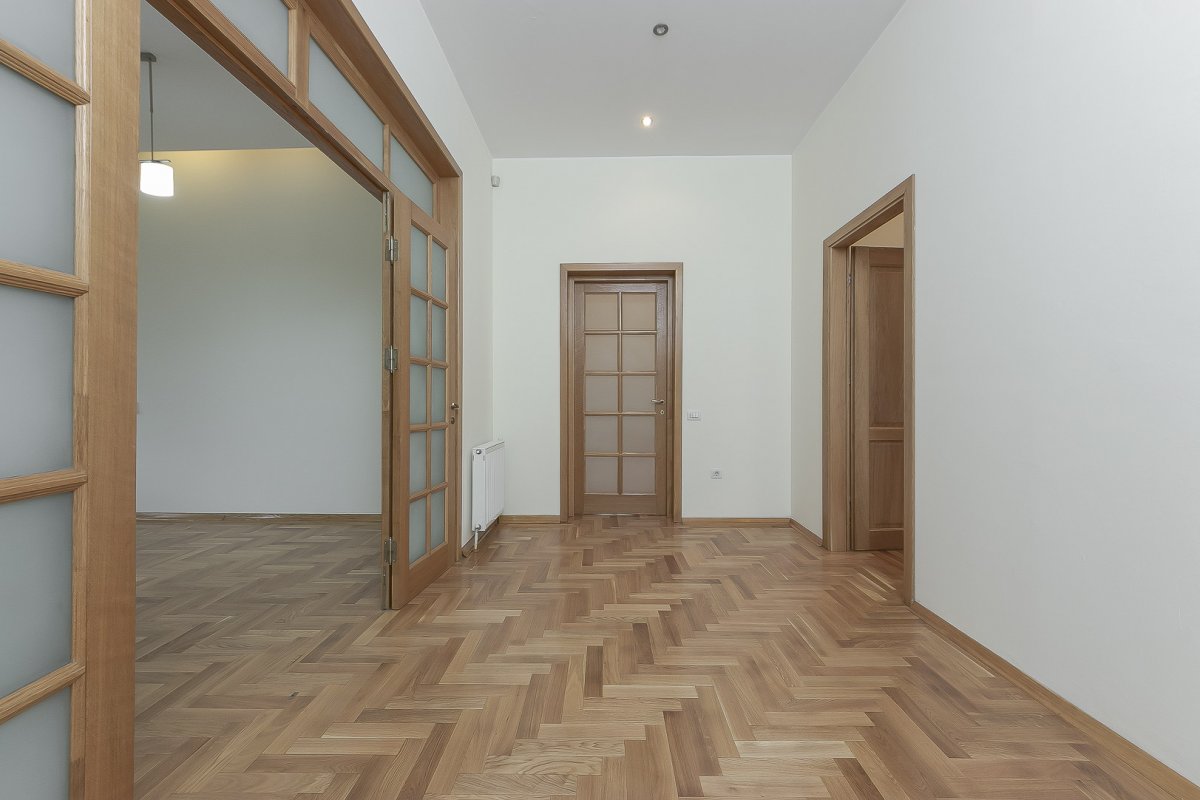 Piata Victoriei - Apartament superb nemobilat 190 mp