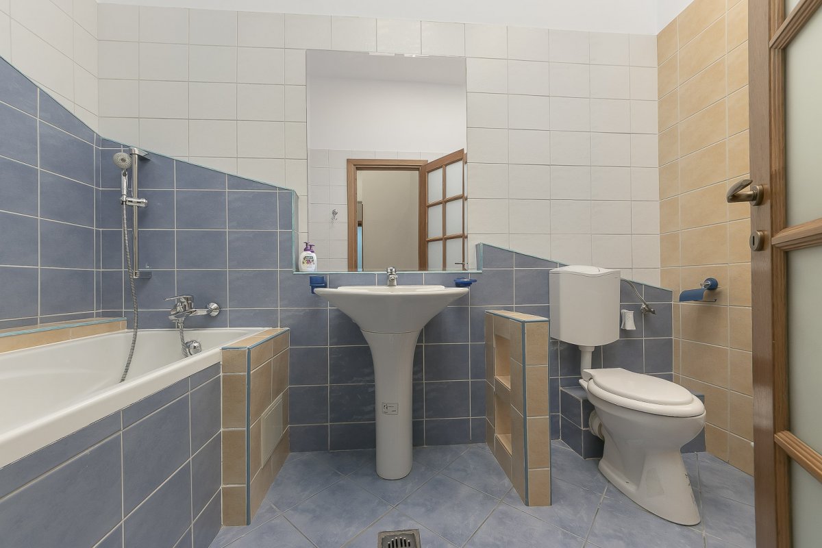 Piata Victoriei - Apartament superb nemobilat 190 mp