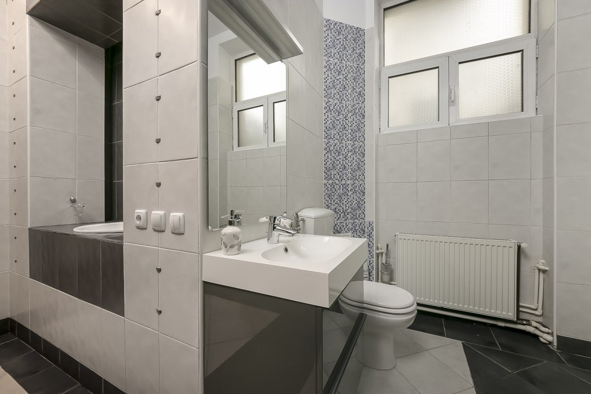 Piata Victoriei - Apartament superb nemobilat 190 mp