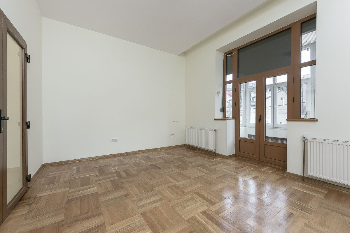 Piata Victoriei - Apartament superb nemobilat 190 mp