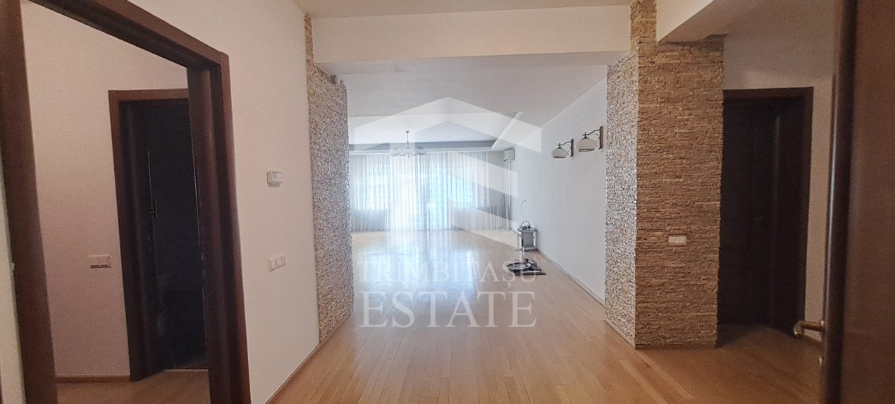 4 camere | 210 mp util | langa parc | Garaj subteran