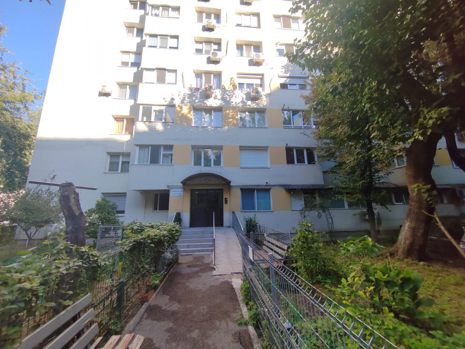 Apartament 3 camere Diham Centrala proprie loc parcare