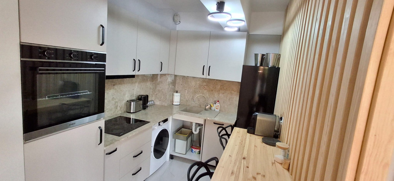 Apartament 3 camere, plus 100 mp de curte, situat in sectorul 1 Bucuresti