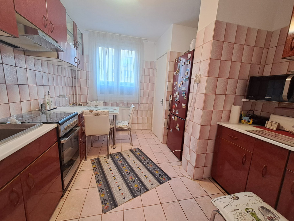 Apartament 3 camere plus loc de parcare Drumul Taberei