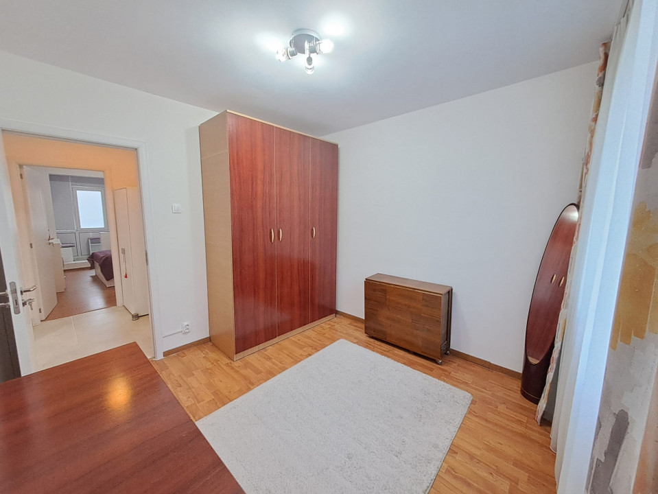 Apartament 3 camere plus loc de parcare Drumul Taberei