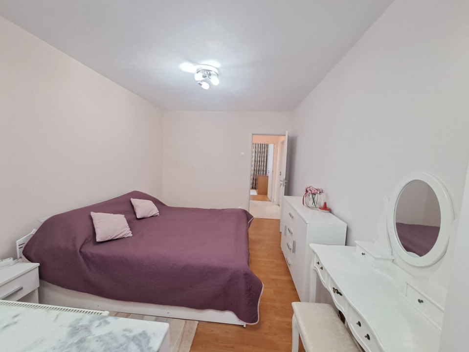 Apartament 3 camere plus loc de parcare Drumul Taberei