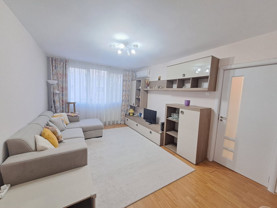 Apartament 3 camere plus loc de parcare Drumul Taberei