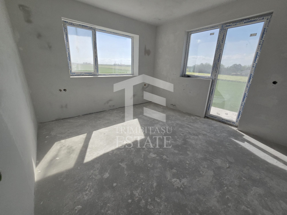 OVIDIU-POIANA- Vila tip duplex cu terasa circulabila.