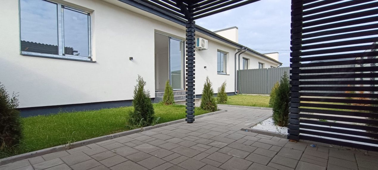 Casa Parter !  3 dorm.+2 bai+2 parcari+teren liber 190mp! Domnesti !